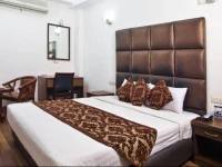 OYO Premium Jasola Apollo