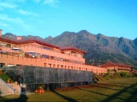 Vivanta by Taj Dal View