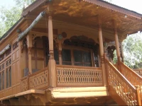 Buckingham Palace Group Of House Boats