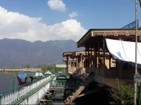 Royal Heritage Houseboats