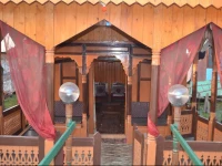 Tashkand Houseboat