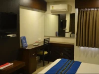 OYO Rooms Near BBC Tower Sayajigunj