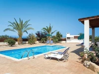 Athina Villa Coral Bay