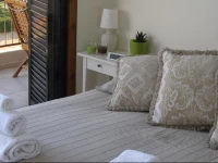 Apart - Mel & Bills Paradise Block