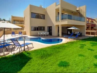Mike & Lenos Tsoukkas Luxury Villas