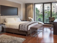 Blue Doors Jazz Apartments