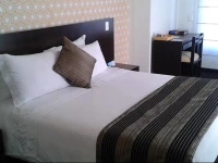 Hotel Confort 80 Castellana