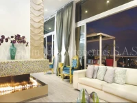 Magnificent 5bed Penthouse Jacuzzi and Private Elevator Entrance