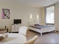 Heart Old Town Apartments