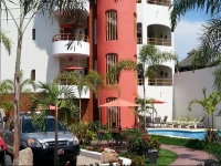 Hotel y Suites Los Encantos