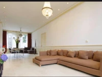 Canal house opposite Rijksmuseum