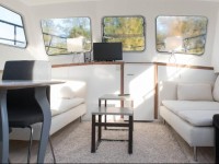 Modern South Houseboat