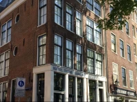 Spiegelgracht Apartments with Canal View