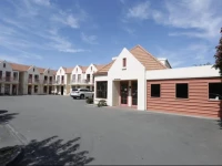Addington Stadium Motel 4*