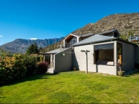 Queenstown Villa with Amazing Lake Views