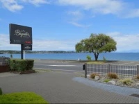 Baywater Lakeview Motel