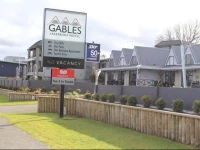 Gables Lakefront Motel