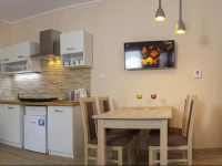 Cozy Apartment With Garden