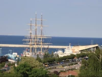 Sleepy3city with Sea View