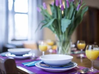 Old Town Apartment for 8!