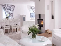 Biały Domek Nad Jeziorem