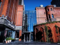 Hotel Blow Up Hall 5050