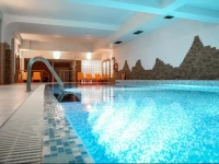 Apartamenty Radowid w centrum z basenem i parkingiem