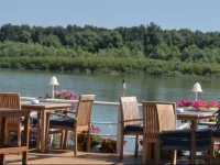 Compass River City Boat Hotel