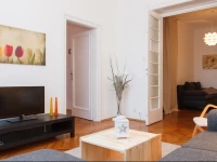 Apartment Vase Carapica