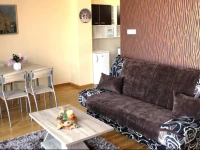 Seventh summit apartments