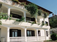 Apartments Ananina 4*