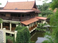 Luang Chumni Village