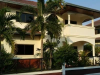 Deluxe 5 Bedroom Palm Villa