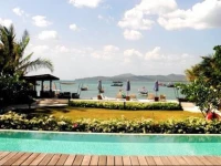 Beachfront 2 bedrooms Apartment