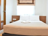 White House Asoke Sukhumvit 18