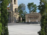 Boulevard Tuscany Holiday Home