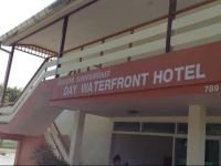 Day Waterfront Hotel 1*