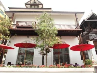 Ratchiangsaen Flora House