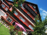 Harom a Kislany Vendeghaz