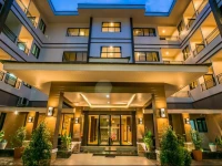 De Hug Hotel & Residence