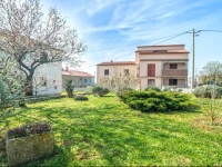 Valter 1056 Holiday House