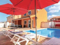 Betiga 10 Holiday Home