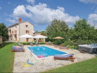 Basici IIX Holiday Home