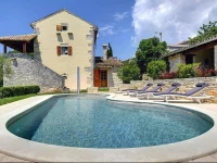 Zei Casa Bianca Holiday Home
