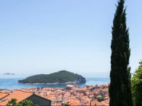 Adrian Guest House 3*