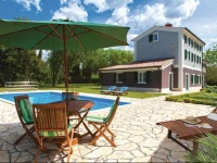 Valbandon 2 Holiday Home