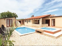 Galizana Fondole Holiday Home