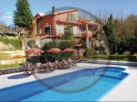 Grubine with Fireplace 10 Holiday Home