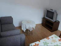 Vrisnik Holiday Home