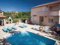 Klimno V Holiday Home